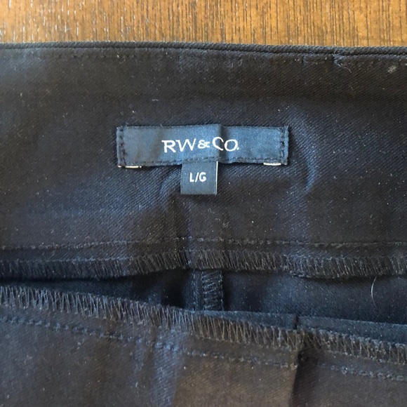 Black pencil skirt - Picture 2 of 2